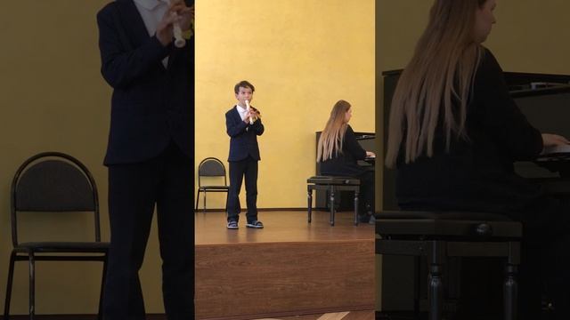 Мелодия Л.Оливейра исполняет Пчелкин Дамира