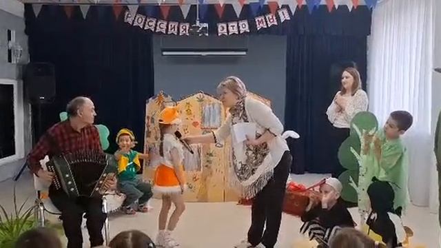 10 группа Ромашки, сказка Теремок на новый лад