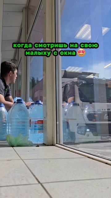 Когда смотришь с окна на свою малышку #водитель #дорога #работа #автомобиль #дальнобой