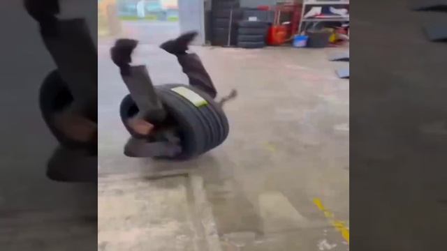 Так вот почему у меня шина не ровная! 😈