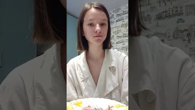 Тихий мукбанг. Ем гречку с сосиской