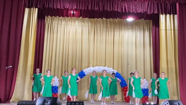 "Мамочка"- танцевальный ансамбль" Изюминки"
