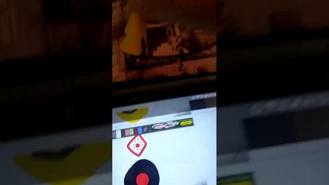 Что с королём... У него зелёные глаз?!