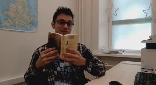 Люк расскажет как образуется и когда используется Present Continuous!
Смотрите и запоминайте😉