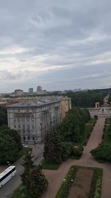 Вид из гостиницы Россия в Санкт-Петербурге, погода хорошая