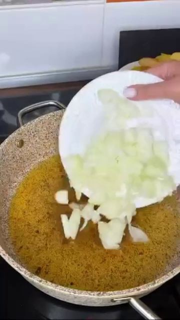 Оджахури с курицей по-грузински на обед.