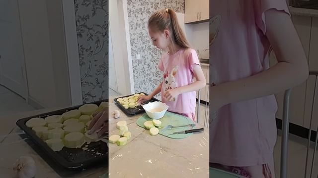 Запечённые кабачки на противне!!!