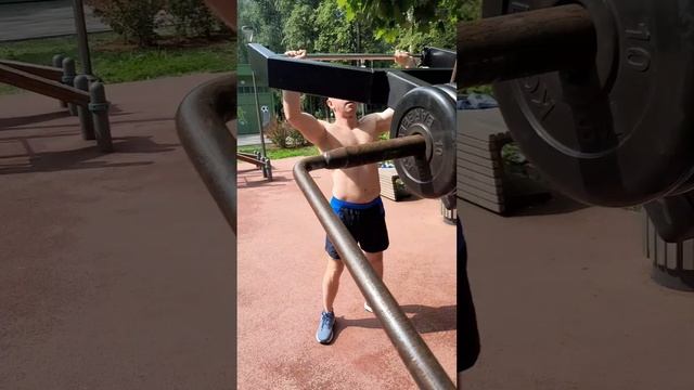 Тренировка в парке " Швейцария " сектор тяжёлой атлетики !!! 💪💪💪