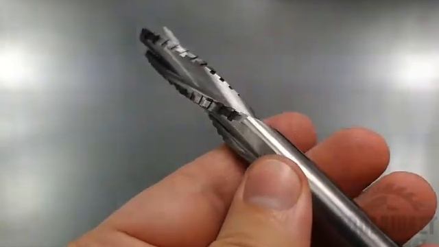 Фреза спиральной формы трехзаходная чистовая (работа с МДФ, ЛДСП, пластиком) Z3 (рез нижний)