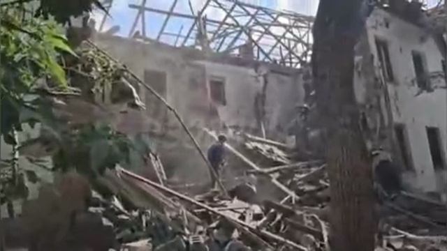 ‼️🇺🇦🇷🇺Хаймарс по жилому дому: ВСУ нанесли удар по Донецку — есть погибшие и раненые