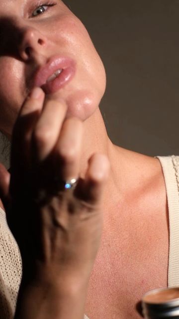 Обзор бальзама для губ сияющий эффект 💫