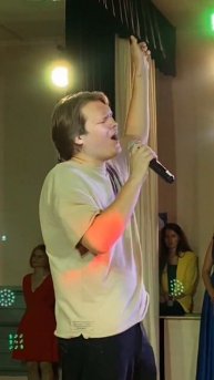 Хочешь петь на сцене любимые песни из плейлиста?