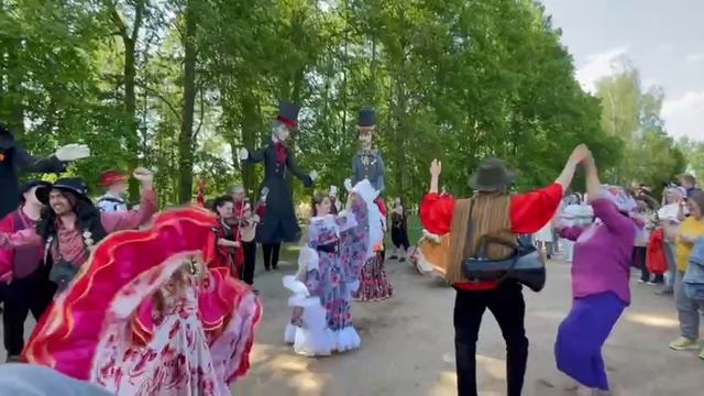 Рада Вербицкая и цыганская группа из Санкт-Петербурга "ЛЭЙЛИ песня с танцем " Шаленка"
