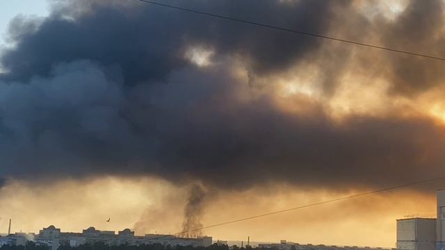 Киев сегодня ночью подвергся массированному удару российских крылатых и гиперзвуковых ракет.
