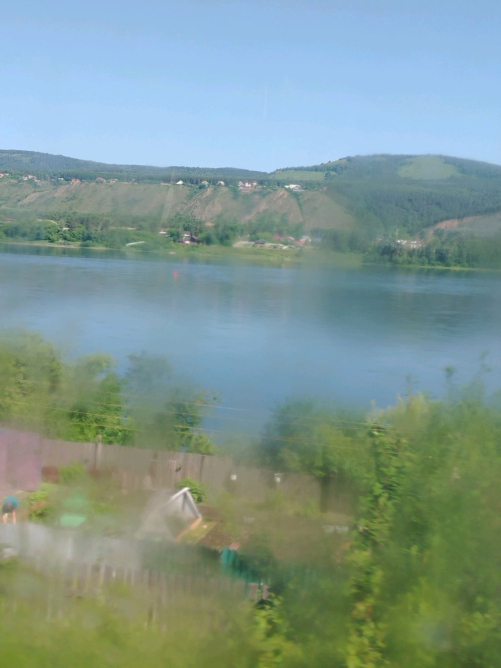 Айниест