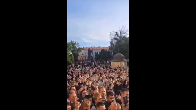 НЕ РАБЫ - Верующие отстояли свой Храм в Черновцах  от рейдеров Зеленского !!!