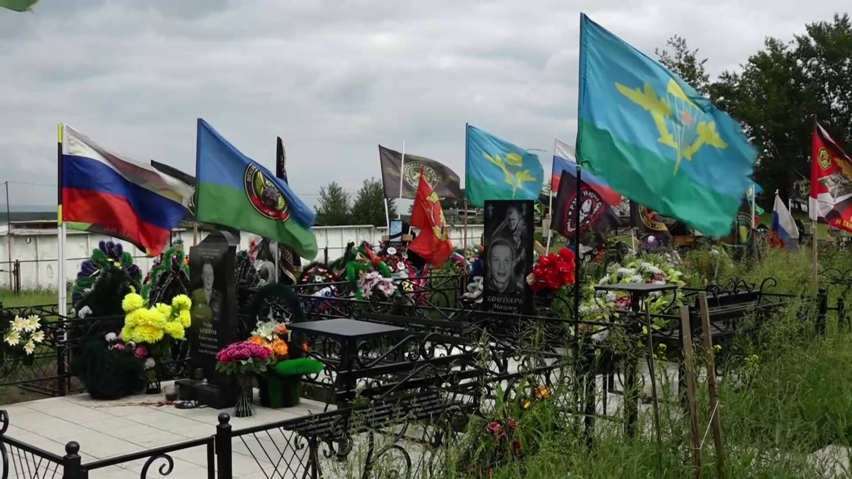 РАЗГРОМ НА КЛАДБИЩЕ