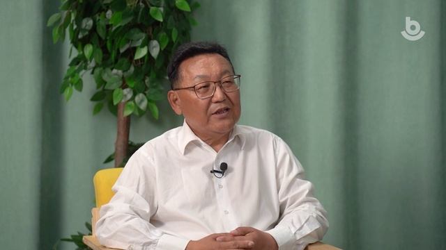 Жэгүүртэ хүлэг: “Өөрын хэлэгүй арад арад бэшэ”.  Буряад хэлэ бэшэгэй мэргэжэлтэдые бэлдэлгэ тухай