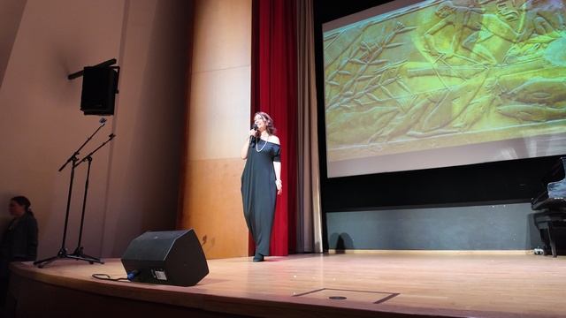 Анна Бену исполнила песни на древнеегипетском языке на День БРИКС в «Иностранке» 16 июня