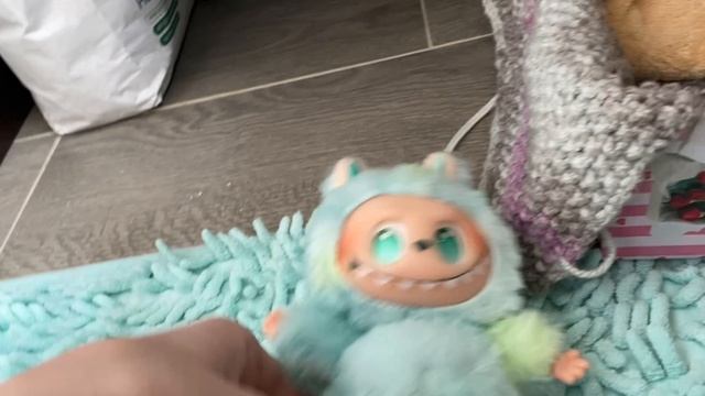 знакомства с нашей семьёй и лабубу