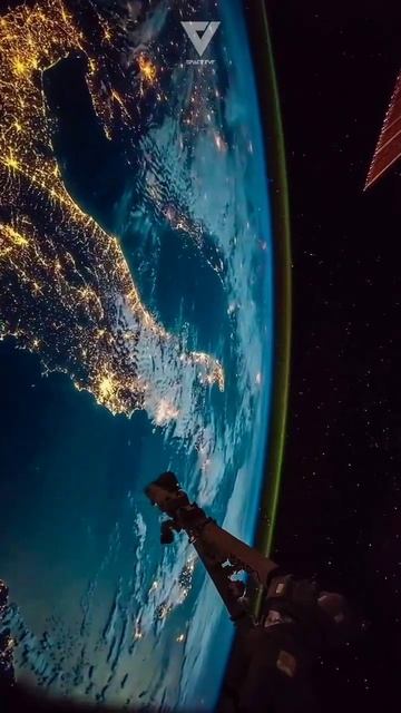 Наша планета с околоземной орбиты ночью