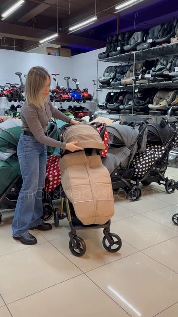 Коляска прогулочная Carrello Cross