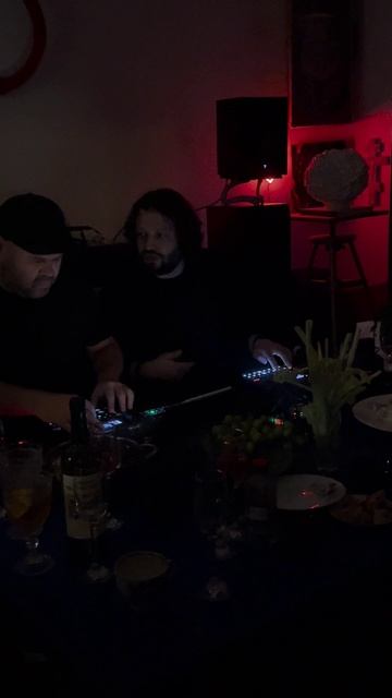 Техно-замес с @yuraginzbourg 
Играем #techno вживую на синтезаторах и драм-машинах от @weareelektron