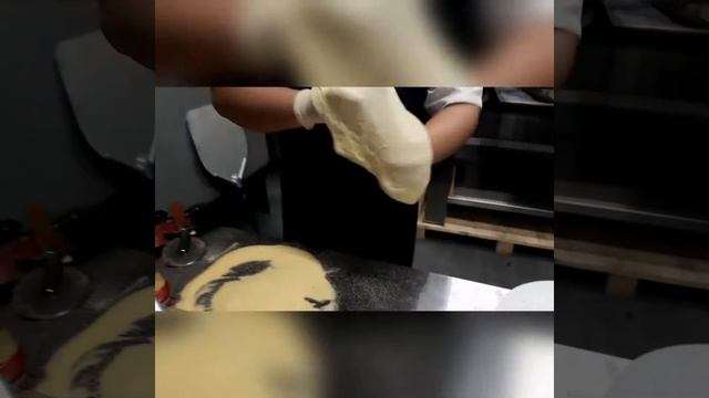 Тесто для приготовления классической пиццы.