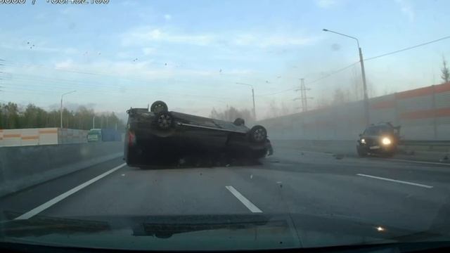 Автобус с детьми врезался в две легковушки на трассе М-12