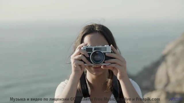 Музыка для поцелуев на крыше машины где-то посреди бескрайних полей - Too Many Roads -- One Man Book