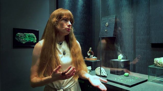 Музей ювелирного и камнерезного искусства. Директор - Юлия Григорьевна Ильина