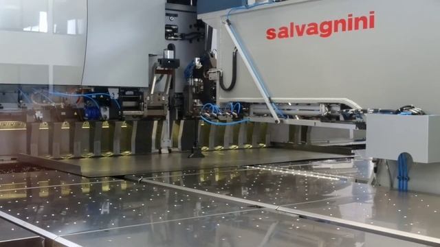 Пример производства двери на панелегибе SALVAGNINI P4.