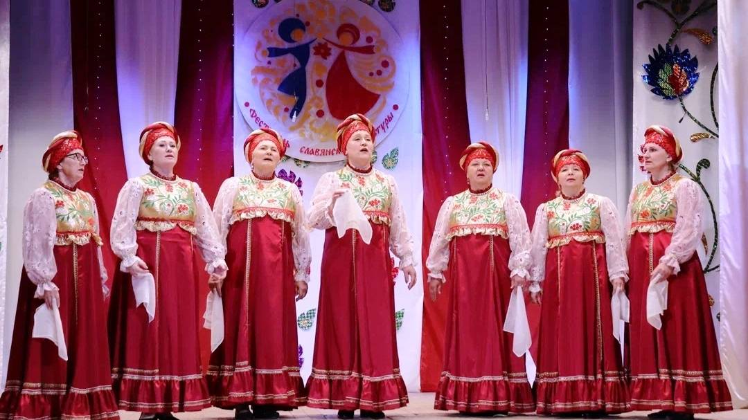 русская народная песня "Не велят Маше за реченьку ходить"