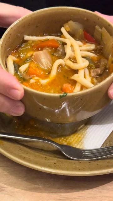 Лагман!лайфхак как правильно есть лагман! Узбекская кухня! #еда #мясныедвижения #рецеп#лагман