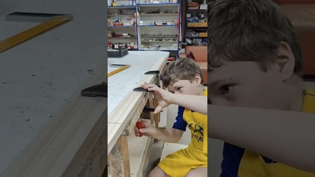 Занятия детей в школе Мастерства "Умелец"