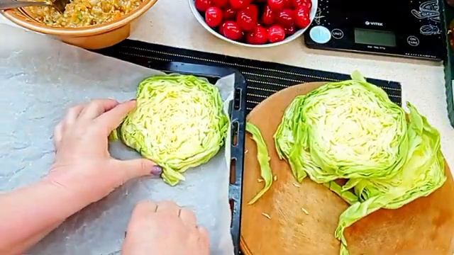ГОЛУБЦЫ на КАПУСТНОЙ ПОДУШКЕ.