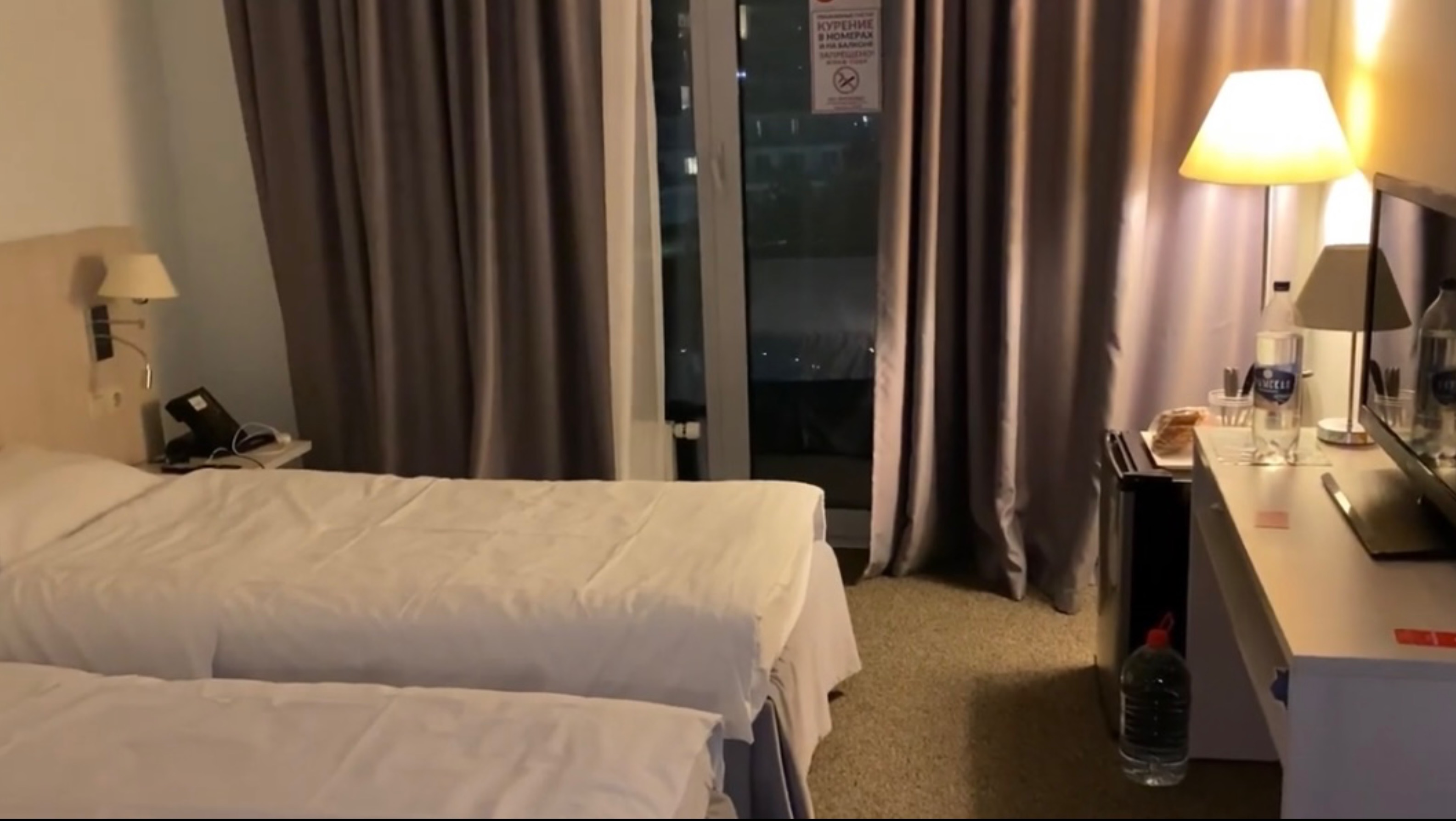 СОЧИ ПАРК ОТЕЛЬ 🌴 НАШ УЮТНЫЙ НОМЕР! Гуляем вечером по территории 🐳 Канал о повседневной жизни