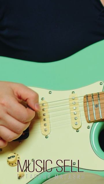 JET GREEN STRATOCASTER S-S-H WORDS - MUSIC SELL