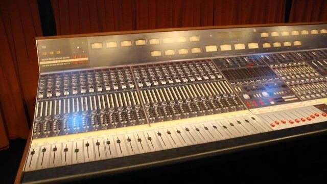 Швейцария. Музей Фредди Меркьюри и студии звукозаписи «Mountain Studios» в казино Монтрё.
