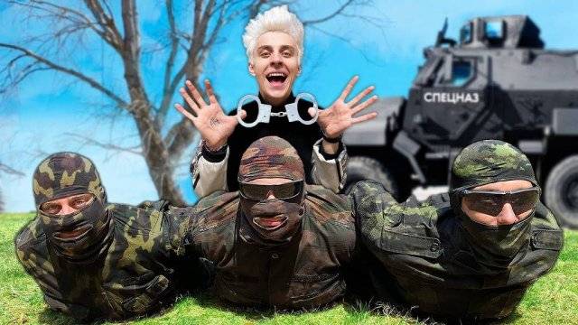 ВЛАД А4 - Я Бросил Вызов Команде СПЕЦНАЗА в ЭКСТРЕМАЛЬНЫХ ПРЯТКАХ ! А4