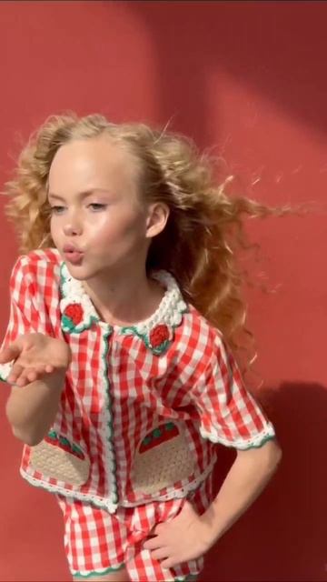 Идеальный ягодный комплект на лето найден в Stella McCartney kids!🍓