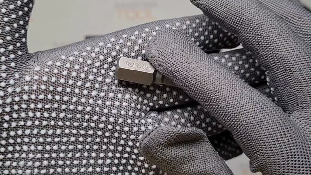Биты YATO НЕХ 30 и 75 мм + переходник 1/2", 15 шт, YT-0413