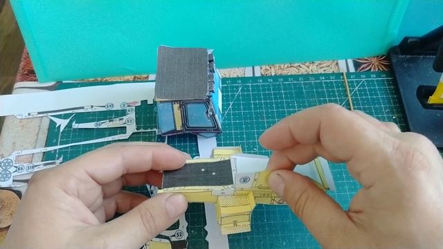 Трактор экскаватор из бумаги своими руками.