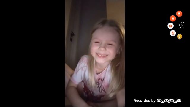 Показываю как девочка и как я делаю мостик