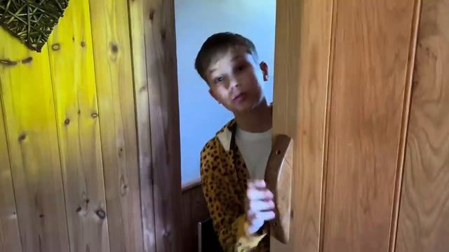 Мистер Макс • Mister Max - 24 часа в новом домике на дереве