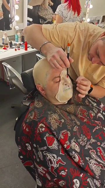 Гримировка Сергея Волчкова в образ Петра Лещенко
