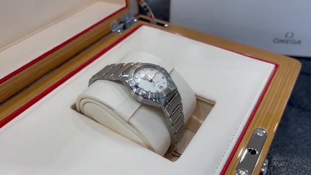 Часы наручные женские Omega Constellation Co‑Axial Master Chronometer 131.10.29.20.52.001