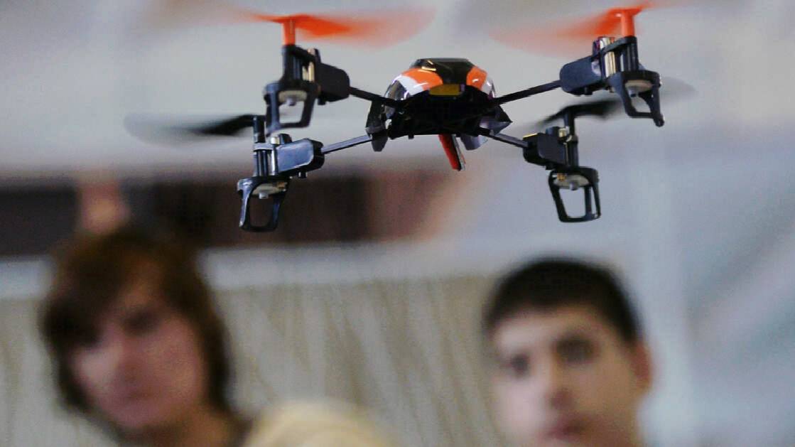 Путин поручил проводить в России чемпионаты по пилотированию дронов для детей