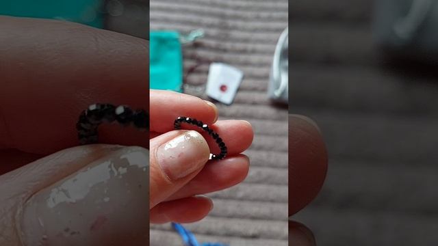 Влог: Вяжу шапочки для продажи. Балую себя подарками. Гуляем с детьми.