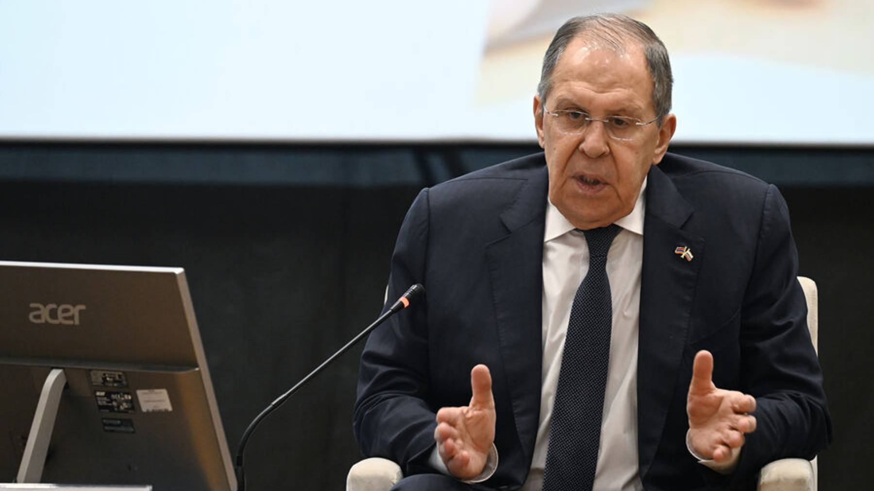 Лавров: Мировое сообщество должно сделать все для деэскалации конфликта Израиля и Ирана